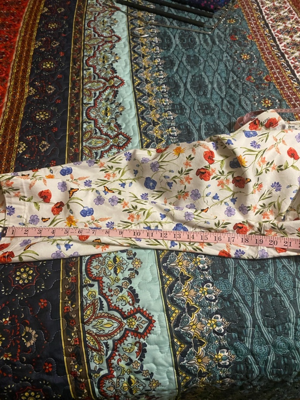 St. John’s Bay Womens Floral Cotton capris - Picture 7 of 8